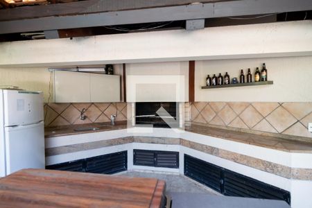 Casa à venda com 950m², 5 quartos e 5 vagas Casa à venda com 950m², 5 quartos e 5 vagasPiscina - Churrasqueira