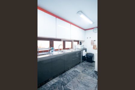 Casa à venda com 950m², 5 quartos e 5 vagas Casa à venda com 950m², 5 quartos e 5 vagasCozinha