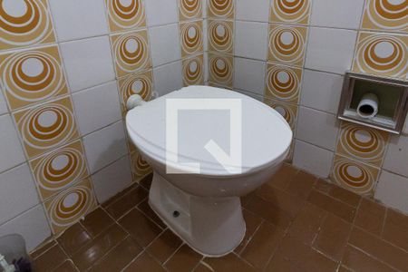 Apartamento para alugar com 50m², 2 quartos e 1 vaga Apartamento para alugar com 50m², 2 quartos e 1 vagaDetalhe do banheiro