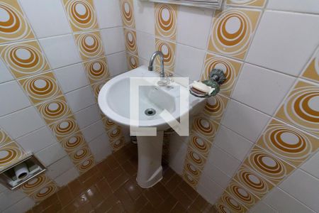 Apartamento para alugar com 50m², 2 quartos e 1 vaga Apartamento para alugar com 50m², 2 quartos e 1 vagaDetalhe do banheiro