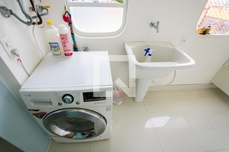 Apartamento à venda com 146m², 4 quartos e 2 vagas Apartamento à venda com 146m², 4 quartos e 2 vagasÁrea de serviço