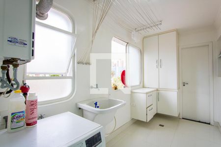 Apartamento à venda com 146m², 4 quartos e 2 vagas Apartamento à venda com 146m², 4 quartos e 2 vagasÁrea de serviço