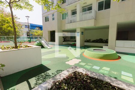 Apartamento à venda com 155m², 4 quartos e 2 vagas Apartamento à venda com 155m², 4 quartos e 2 vagasPlayground
