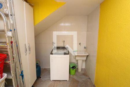 Casa à venda com 172m², 3 quartos e 2 vagas Casa à venda com 172m², 3 quartos e 2 vagasLavanderia