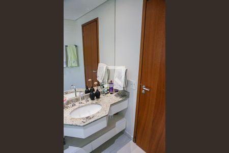 Apartamento à venda com 169m², 2 quartos e 3 vagas Apartamento à venda com 169m², 2 quartos e 3 vagasBanheiro da Suíte 2