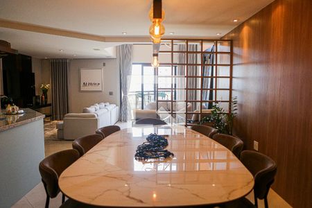 Apartamento à venda com 169m², 2 quartos e 3 vagas Apartamento à venda com 169m², 2 quartos e 3 vagasDestalhe da cortina