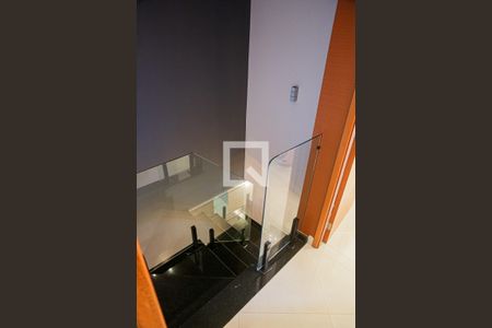 Apartamento à venda com 169m², 2 quartos e 3 vagas Apartamento à venda com 169m², 2 quartos e 3 vagasEscada