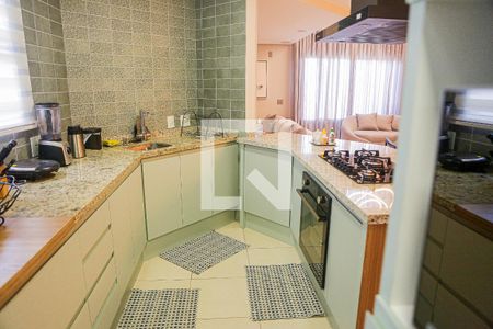 Apartamento à venda com 169m², 2 quartos e 3 vagas Apartamento à venda com 169m², 2 quartos e 3 vagasCozinha