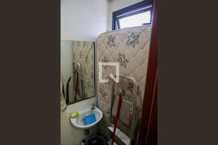 Apartamento à venda com 169m², 2 quartos e 3 vagas Apartamento à venda com 169m², 2 quartos e 3 vagasBanheiro Área de Serviço