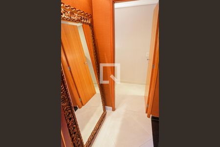 Apartamento à venda com 169m², 2 quartos e 3 vagas Apartamento à venda com 169m², 2 quartos e 3 vagasEspaço entre as suites