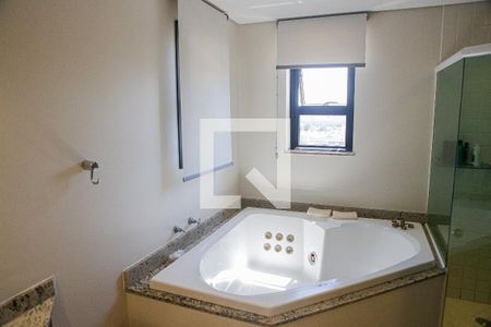 Apartamento à venda com 169m², 2 quartos e 3 vagas Apartamento à venda com 169m², 2 quartos e 3 vagasBanheiro da Suíte 1