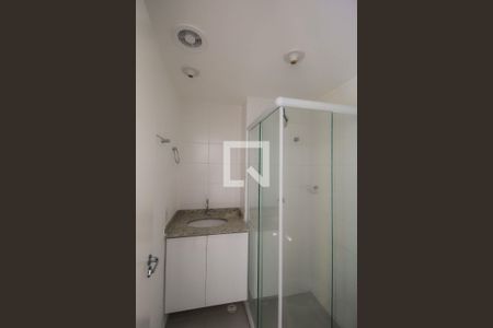 Banheiro de apartamento para alugar com 1 quarto, 28m² em Água Branca, São Paulo