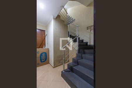 Casa à venda com 224m², 3 quartos e 4 vagasEscada Garagem