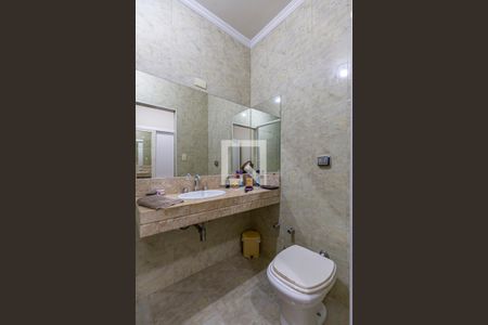 Casa à venda com 224m², 3 quartos e 4 vagasBanheiro da Suite