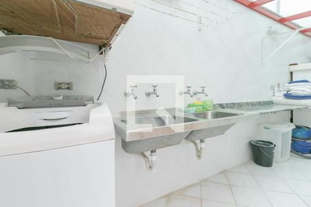 Casa à venda com 150m², 3 quartos e 2 vagas Casa à venda com 150m², 3 quartos e 2 vagasÁrea de Serviço