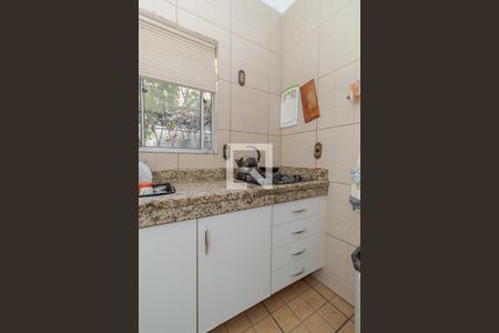 Casa à venda com 250m², 4 quartos e 3 vagas Casa à venda com 250m², 4 quartos e 3 vagasCozinha