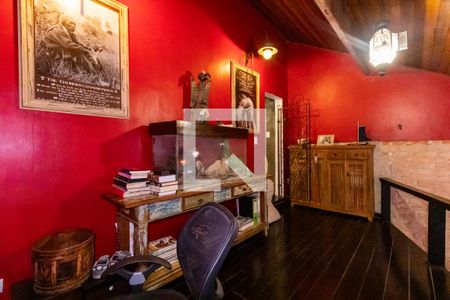 Casa para alugar com 200m², 3 quartos e 1 vaga2o. Andar - Escritório