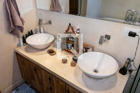 Casa para alugar com 200m², 3 quartos e 1 vaga3o. Andar - Banheiro da Suíte