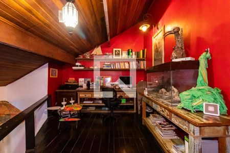 Casa para alugar com 200m², 3 quartos e 1 vaga2o. Andar - Escritório