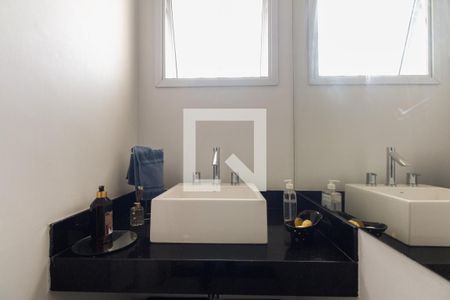 Casa à venda com 430m², 4 quartos e 8 vagas Casa à venda com 430m², 4 quartos e 8 vagasLavabo