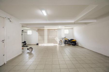 Casa à venda com 430m², 4 quartos e 8 vagas Casa à venda com 430m², 4 quartos e 8 vagasGaragem