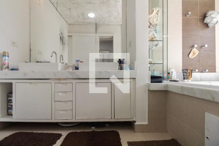 Casa à venda com 430m², 4 quartos e 8 vagas Casa à venda com 430m², 4 quartos e 8 vagasBanheiro Suíte 1