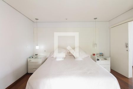 Casa à venda com 430m², 4 quartos e 8 vagas Casa à venda com 430m², 4 quartos e 8 vagasSuíte 1