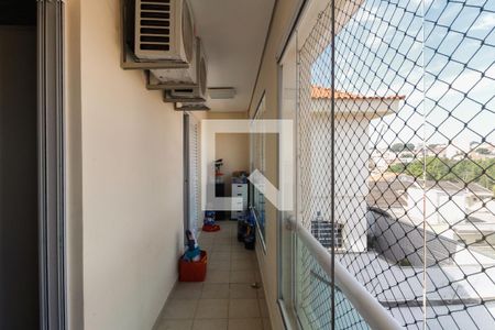 Casa à venda com 430m², 4 quartos e 8 vagas Casa à venda com 430m², 4 quartos e 8 vagasVaranda Suíte 2 e Suíte 3