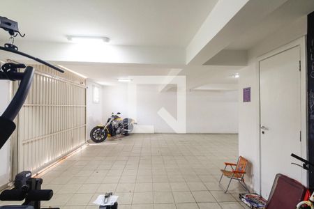 Casa à venda com 430m², 4 quartos e 8 vagas Casa à venda com 430m², 4 quartos e 8 vagasGaragem