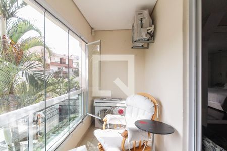 Casa à venda com 430m², 4 quartos e 8 vagas Casa à venda com 430m², 4 quartos e 8 vagasVaranda Suíte 1