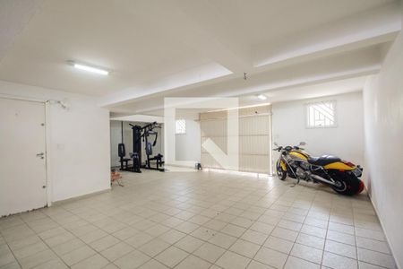 Casa à venda com 430m², 4 quartos e 8 vagas Casa à venda com 430m², 4 quartos e 8 vagasGaragem