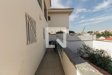 Casa à venda com 430m², 4 quartos e 8 vagas Casa à venda com 430m², 4 quartos e 8 vagasCorredor Lateral