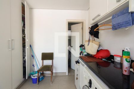 Casa à venda com 430m², 4 quartos e 8 vagas Casa à venda com 430m², 4 quartos e 8 vagasÁrea de Serviço