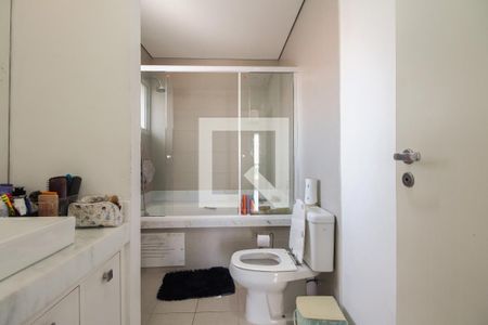 Casa à venda com 430m², 4 quartos e 8 vagas Casa à venda com 430m², 4 quartos e 8 vagasBanheiro Suíte 2