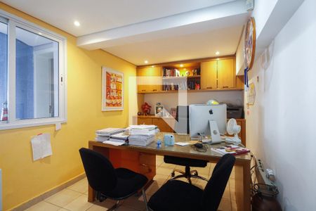 Casa à venda com 430m², 4 quartos e 8 vagas Casa à venda com 430m², 4 quartos e 8 vagasEscritório - Garagem