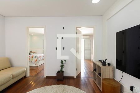 Casa à venda com 430m², 4 quartos e 8 vagas Casa à venda com 430m², 4 quartos e 8 vagasSala de TV