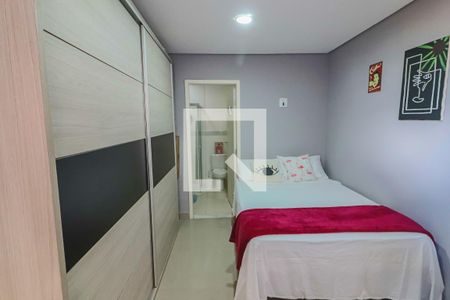 Casa à venda com 240m², 4 quartos e 4 vagas Casa à venda com 240m², 4 quartos e 4 vagasSuite 4