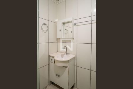 Banheiro de kitnet/studio para alugar com 1 quarto, 28m² em Centro Histórico, Porto Alegre