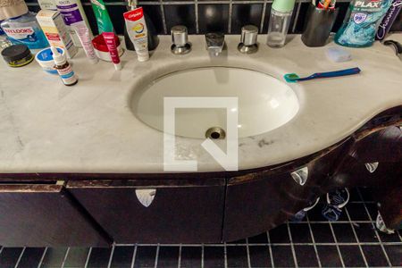 Apartamento à venda com 300m², 3 quartos e 1 vagaBanheiro 1- Suíte