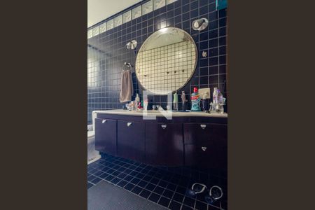 Apartamento à venda com 300m², 3 quartos e 1 vagaBanheiro 1- Suíte