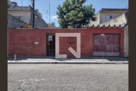 Casa à venda com 150m², 4 quartos e 6 vagas Casa à venda com 150m², 4 quartos e 6 vagasFachada