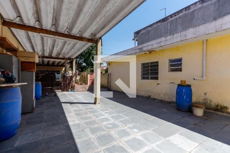 Casa à venda com 150m², 4 quartos e 6 vagas Casa à venda com 150m², 4 quartos e 6 vagasQuintal e Garagem