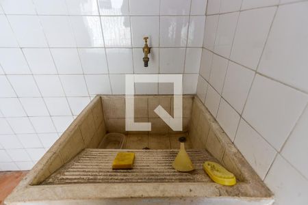 Casa à venda com 150m², 4 quartos e 6 vagas Casa à venda com 150m², 4 quartos e 6 vagasÁrea de Serviço