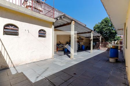 Casa à venda com 150m², 4 quartos e 6 vagas Casa à venda com 150m², 4 quartos e 6 vagasQuintal e Garagem