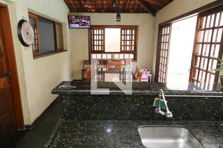 Casa à venda com 326m², 3 quartos e 4 vagas Casa à venda com 326m², 3 quartos e 4 vagasEspaço Gourmet