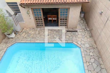 Casa à venda com 326m², 3 quartos e 4 vagas Casa à venda com 326m², 3 quartos e 4 vagasArea da piscina