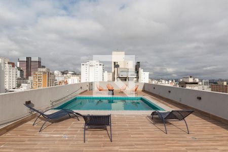 Studio à venda com 27m², 1 quarto e sem vaga Studio à venda com 27m², 1 quarto e sem vagaPiscina