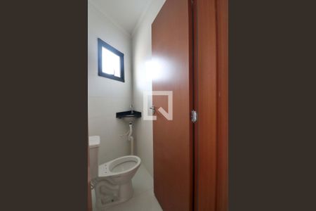 Casa à venda com 129m², 3 quartos e 2 vagasLavabo