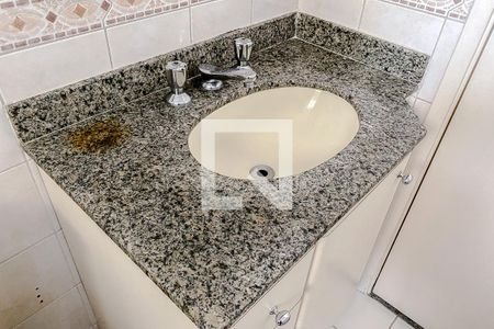 Apartamento à venda com 75m², 2 quartos e 2 vagasBanheiro da Suíte