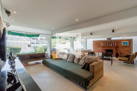 Casa à venda com 400m², 3 quartos e 6 vagas